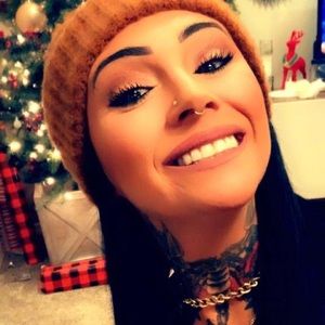 Meet your Posher, Jennie